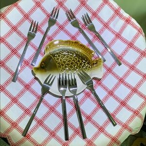 Oneida Shaker Pattern Cocktail Forks Set/8 NWOT Stainless